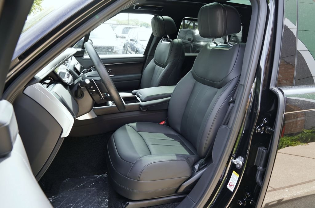 New 2026 Santorini Black Land Rover SE image 12