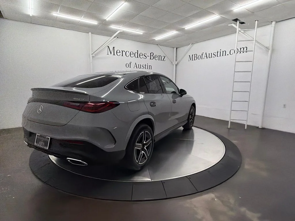 New 2027 White Mercedes-Benz GLC 300 image 7
