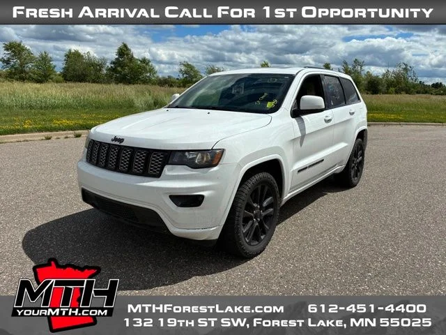 Used 2022 White Jeep Laredo X image 4