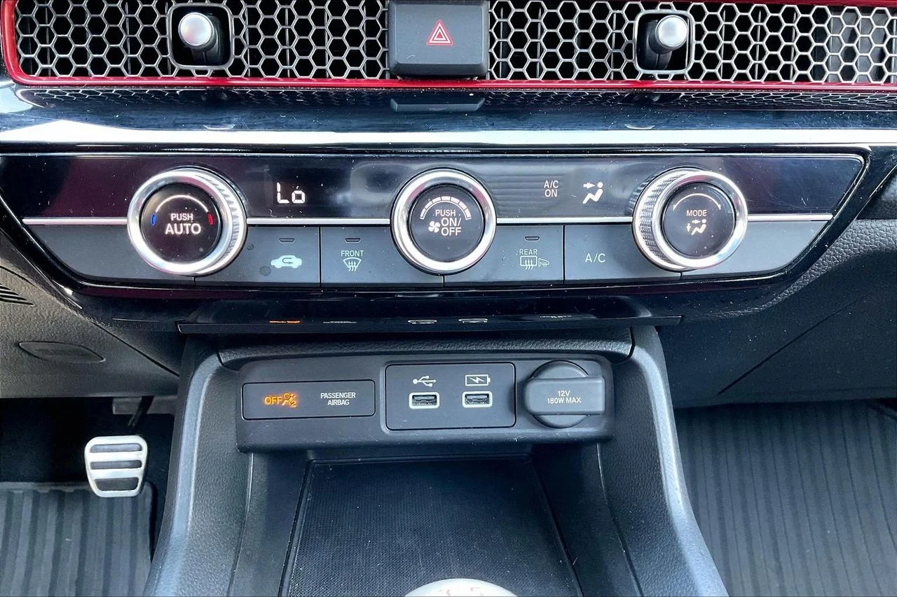 Used 2022  Honda Si image 17