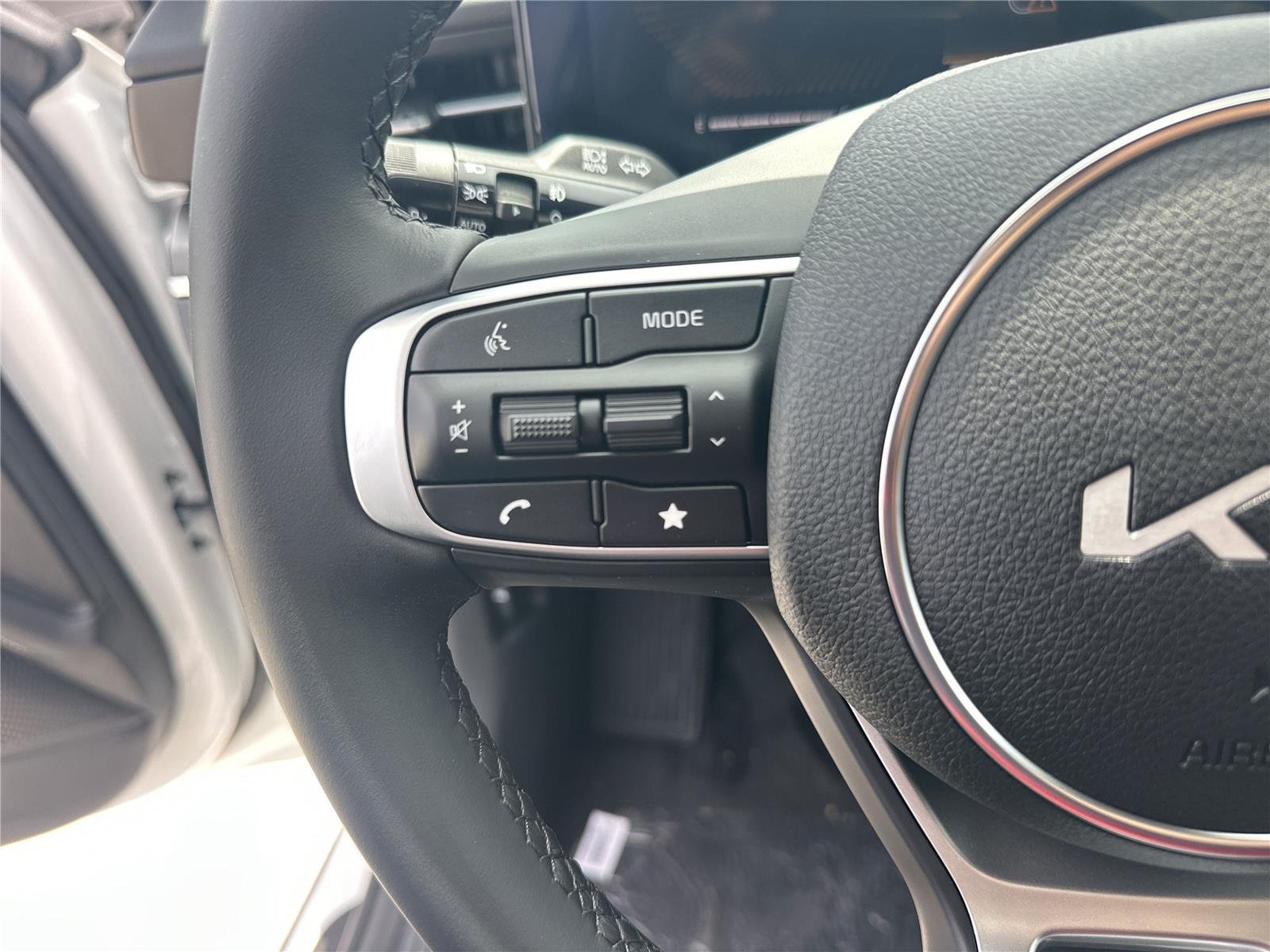 New 2026 Snow White Pearl Kia GT-Line image 9