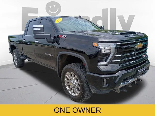 Used 2025 Black Chevrolet LT image 3