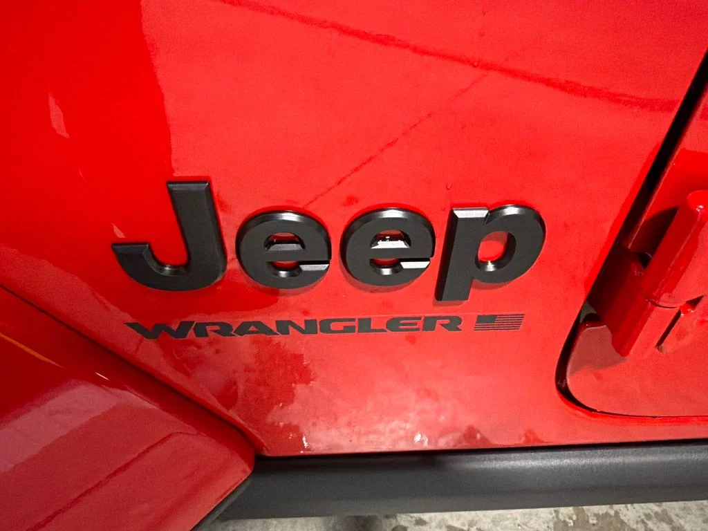 New 2026 Firecracker Red Clear-Coat Exterior Paint Jeep Rubicon image 13
