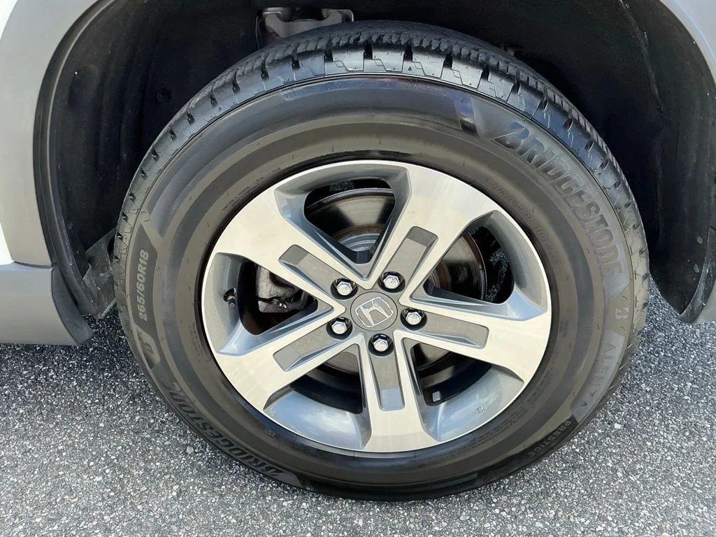 Used 2023 White Honda EX-L image 30