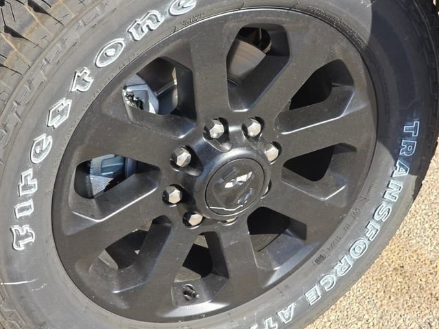 New 2026 Granite Crystal Metallic Clear-Coat Exterior Paint RAM Laramie image 32