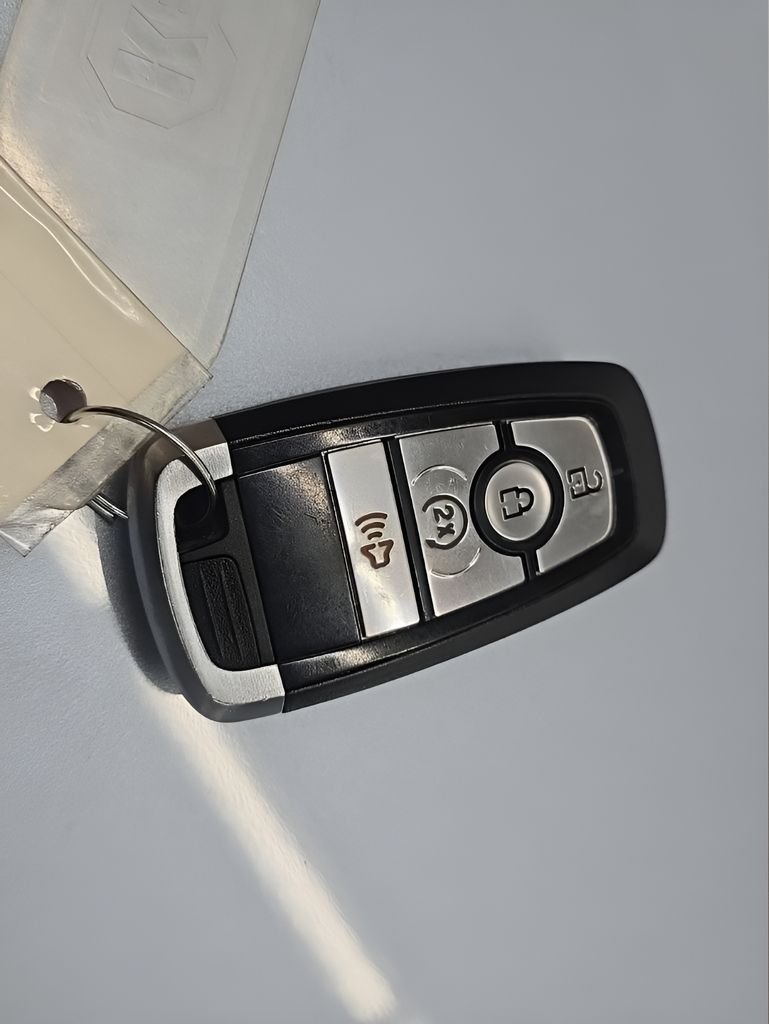 Used 2022 Blue Ford SE image 39