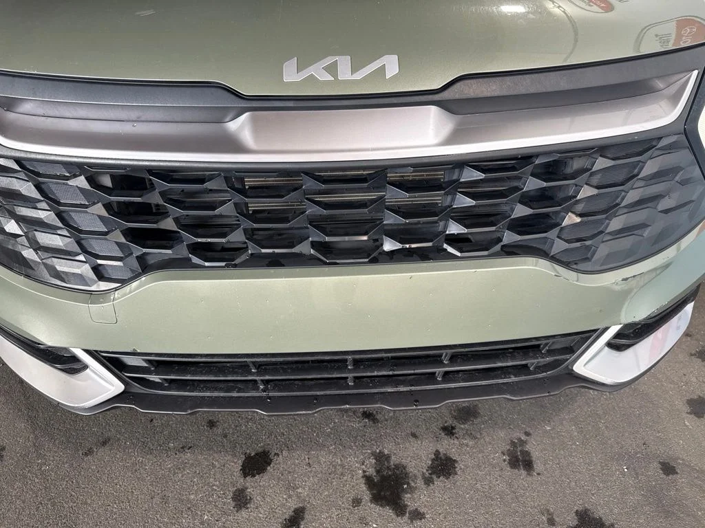 Used 2025 Green Kia LX image 11