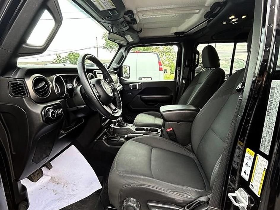Used 2019 Black Jeep Unlimited Sport S image 4