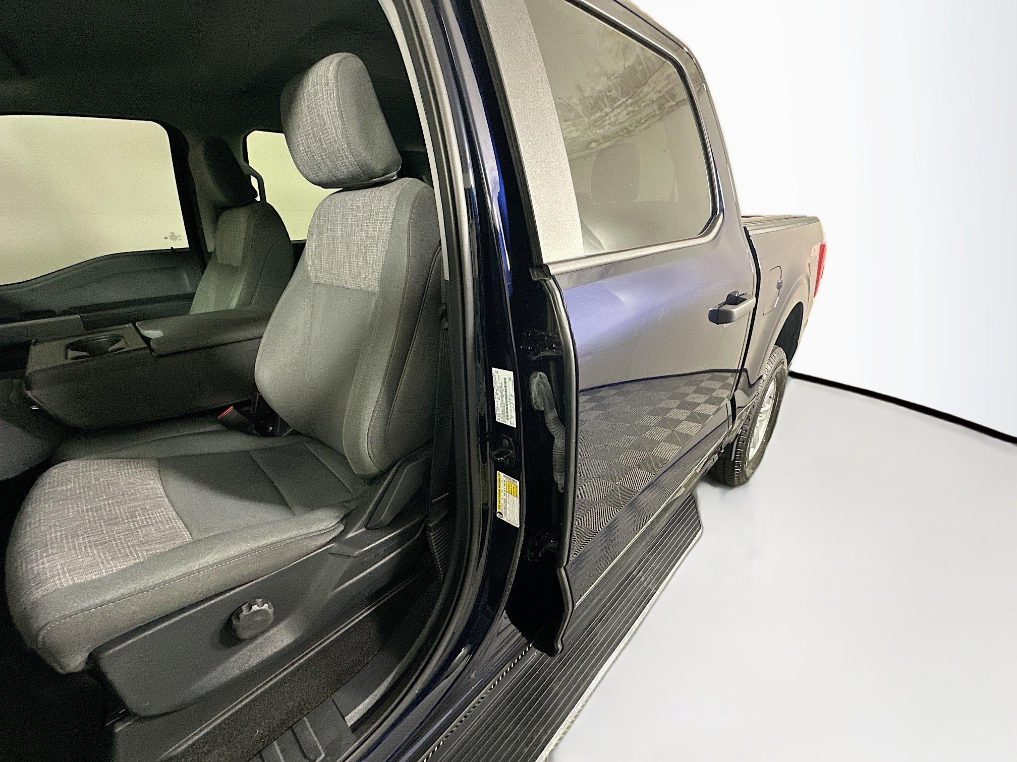 Used 2022 Blue Metallic Ford XLT image 12