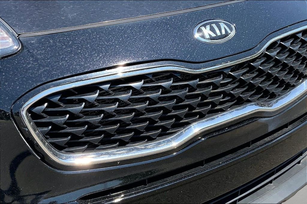 Used 2020 Red Kia LX image 32