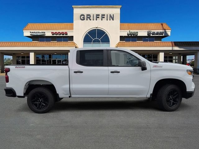 Used 2022 White Chevrolet Custom Trail Boss image 3