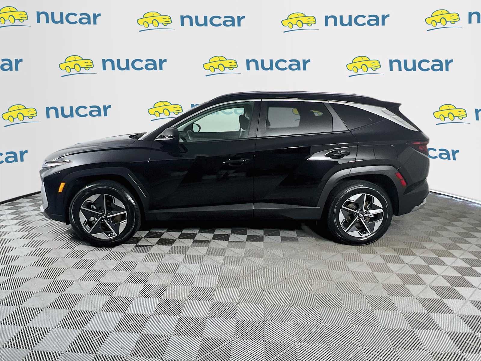 Certified Used 2025 Phantom Black Hyundai SEL image 4