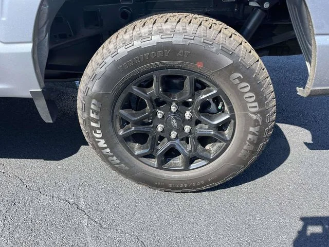 New 2026 Iconic Silver Metallic Ford XLT image 5