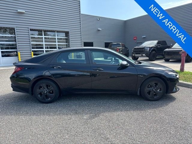 Certified Used 2023 Black Hyundai SEL image 4