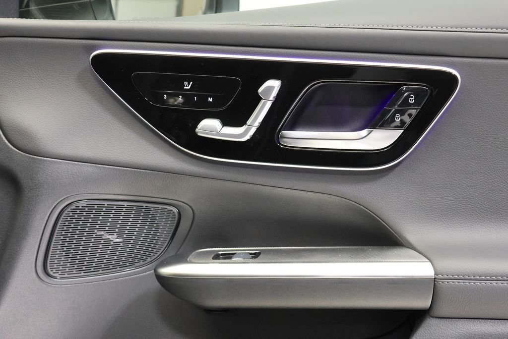 Used 2027  Mercedes-Benz GLC 300 image 45