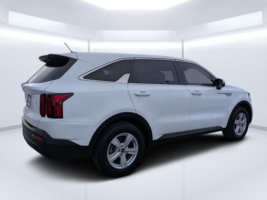 Used 2023 White Kia LX image 5