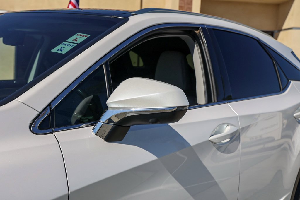 Used 2017 White Lexus 450h image 12