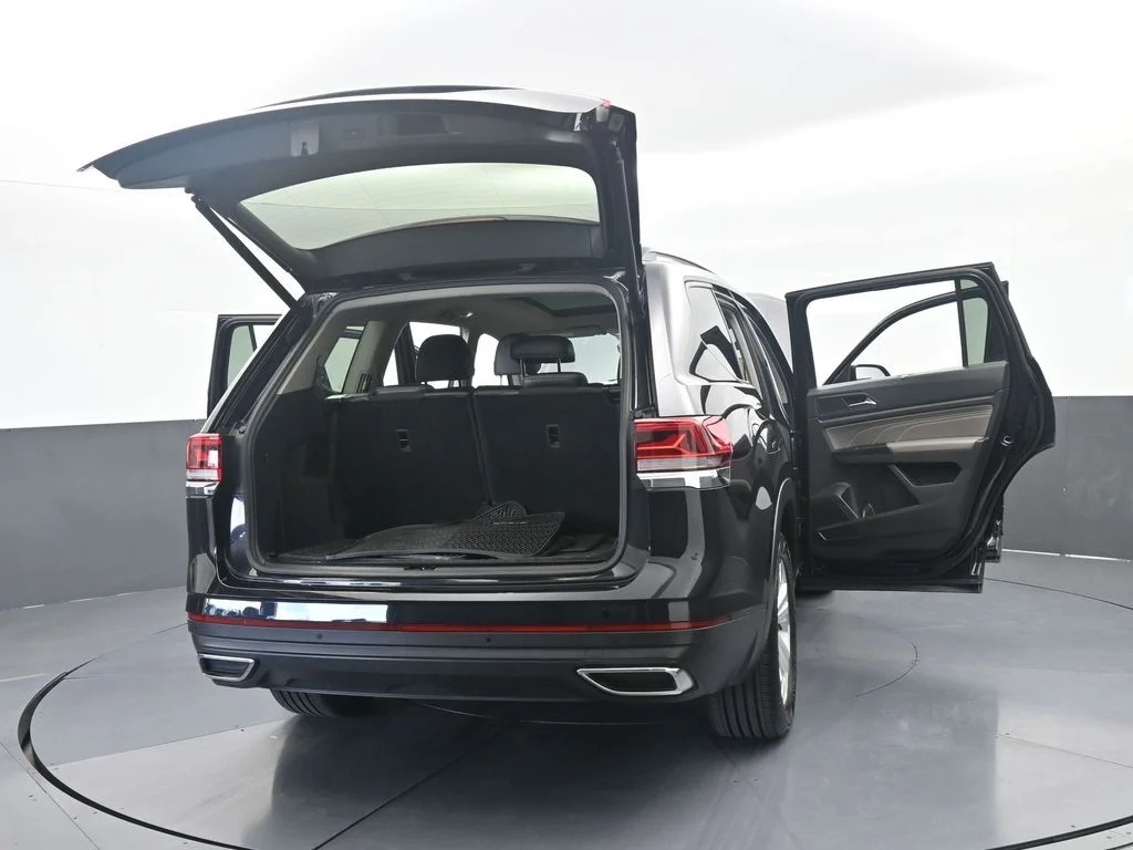 Used 2021 Deep Black Volkswagen 2.0T SE w/Technology image 75