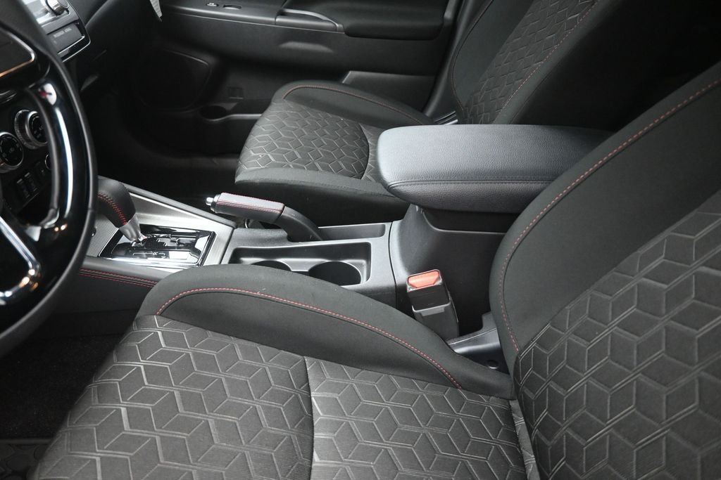 Used 2025  Mitsubishi 2.0 S image 21