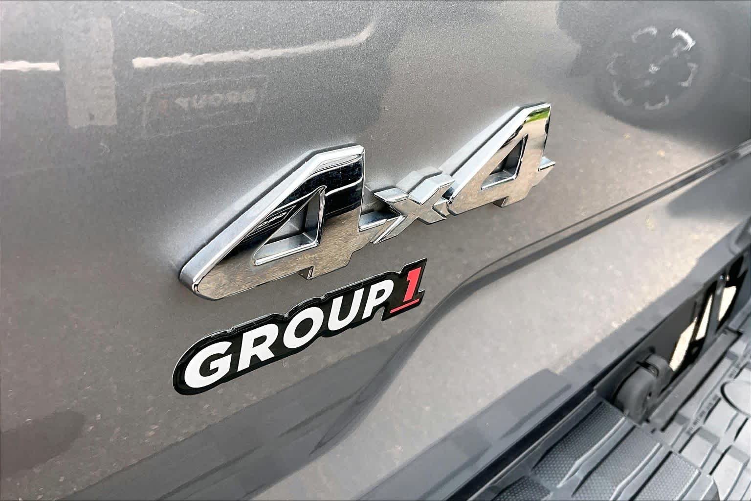 Used 2019 Silver Sky Metallic Toyota SR5 image 19
