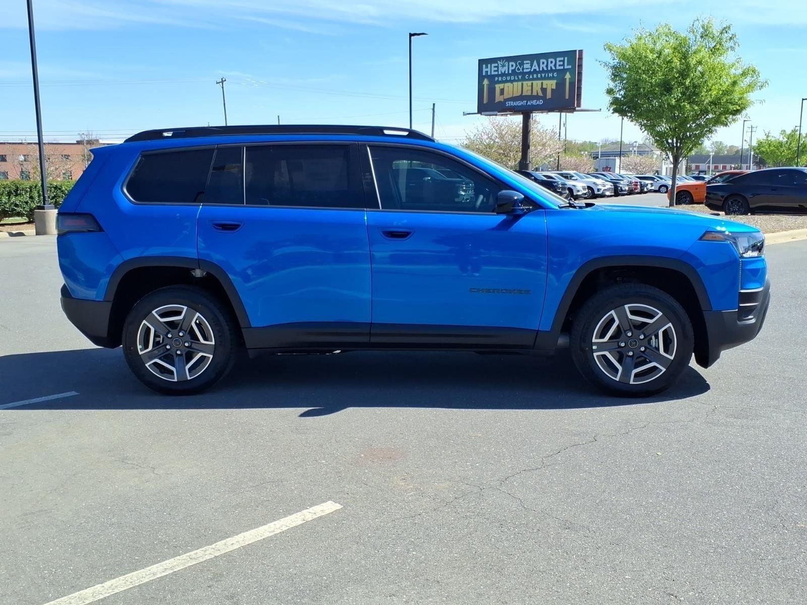 New 2026 Hydro Blue Pearl-Coat Exterior Paint Jeep  image 9