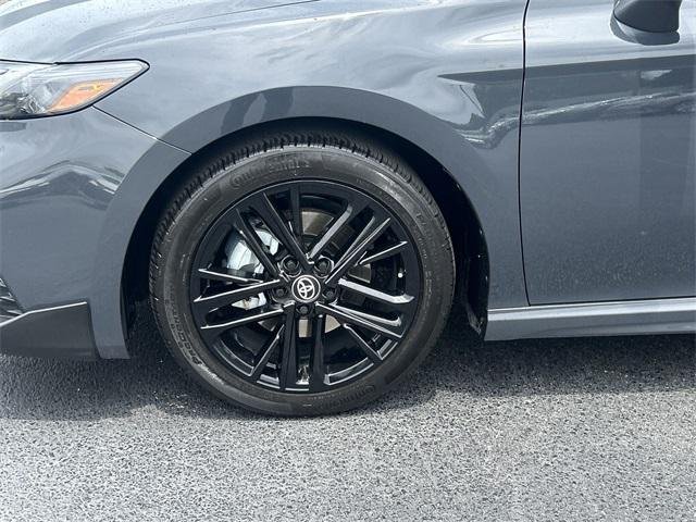 2025 Toyota Camry SE - Photo 11