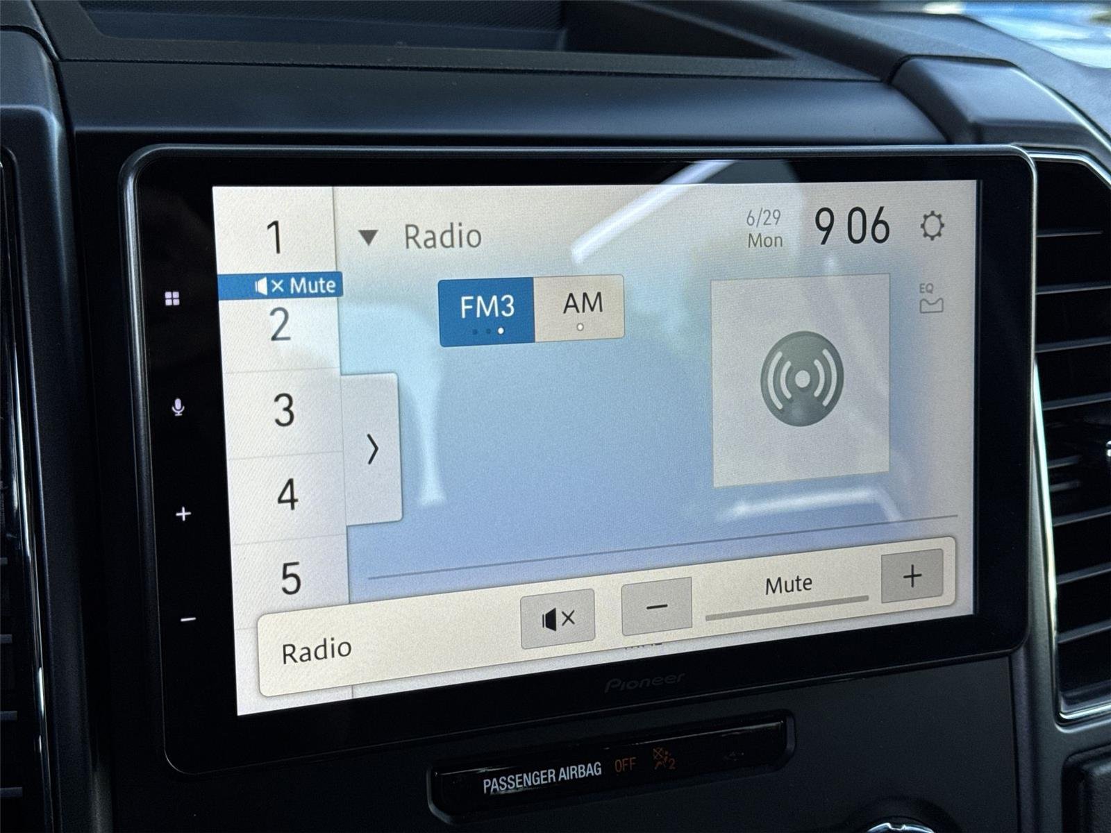 Used 2017 Gold Ford XLT image 13