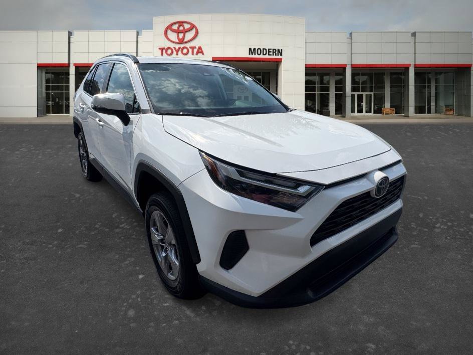Certified Used 2025 Ice Toyota Hybrid XLE image 3