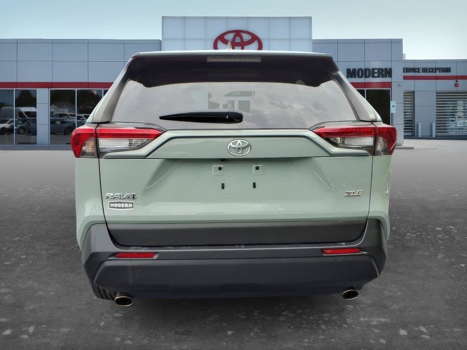 Used 2022 Lunar Rock Toyota XLE image 4