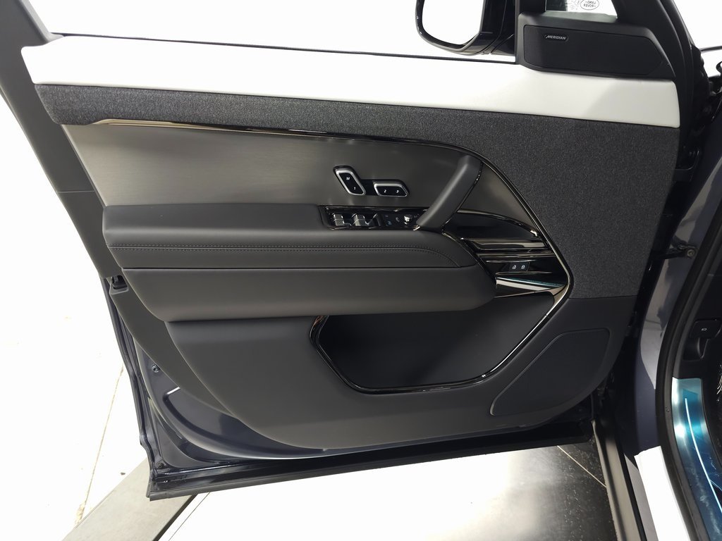 2025 LAND ROVER RANGE ROVER SPORT - Image 11