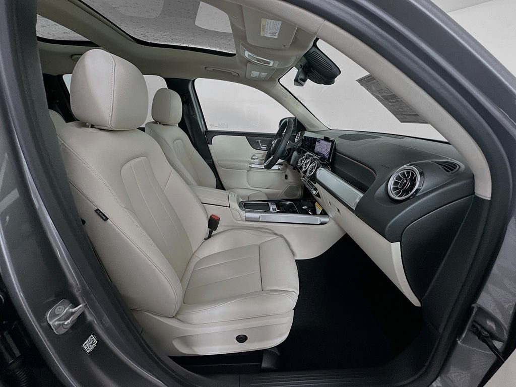 Used 2026  Mercedes-Benz GLB 250 image 28