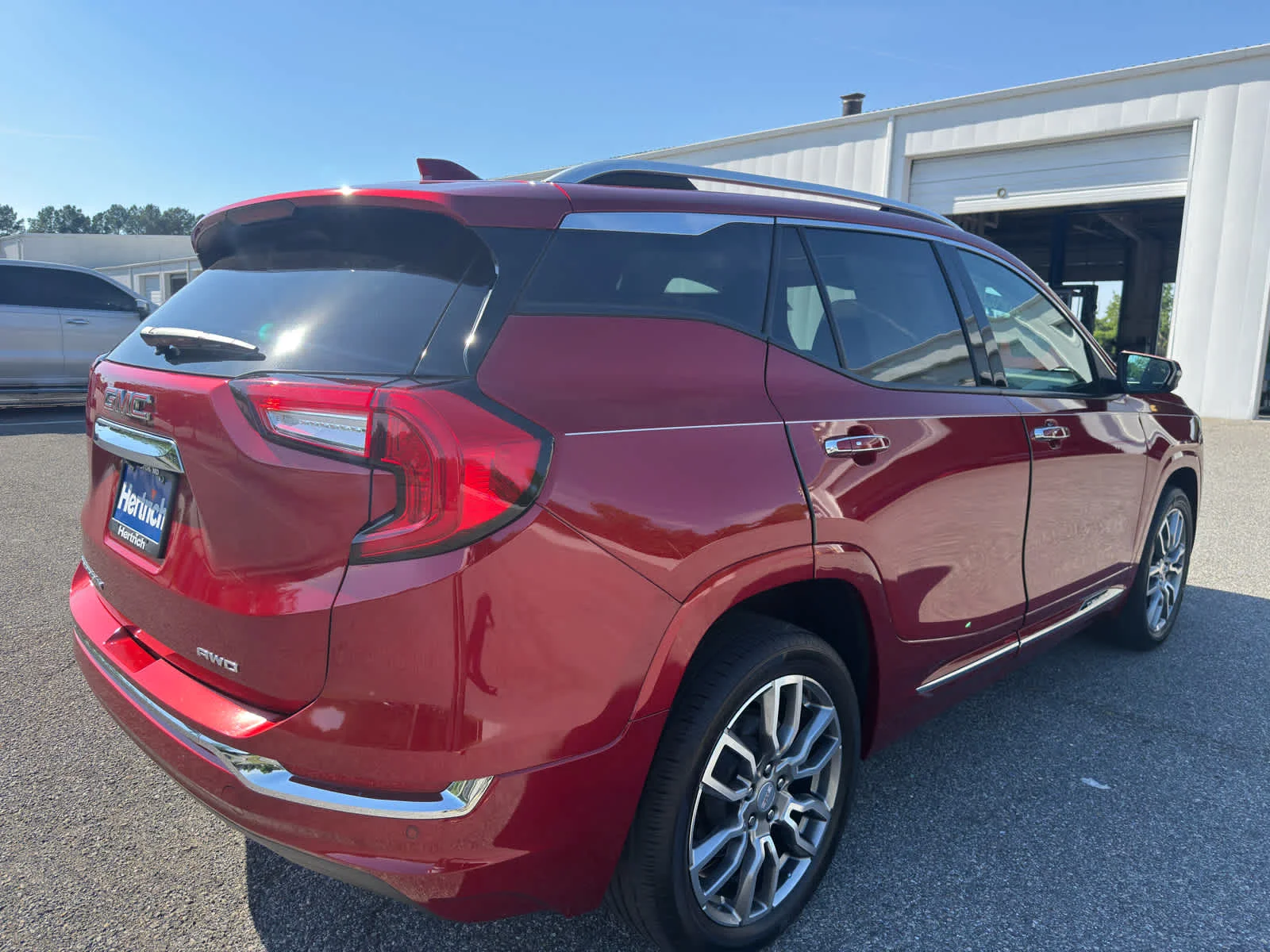 Used 2022 Cayenne Red Tintcoat GMC Denali image 5