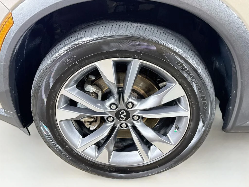 Certified Used 2023 Silver INFINITI LUXE image 45