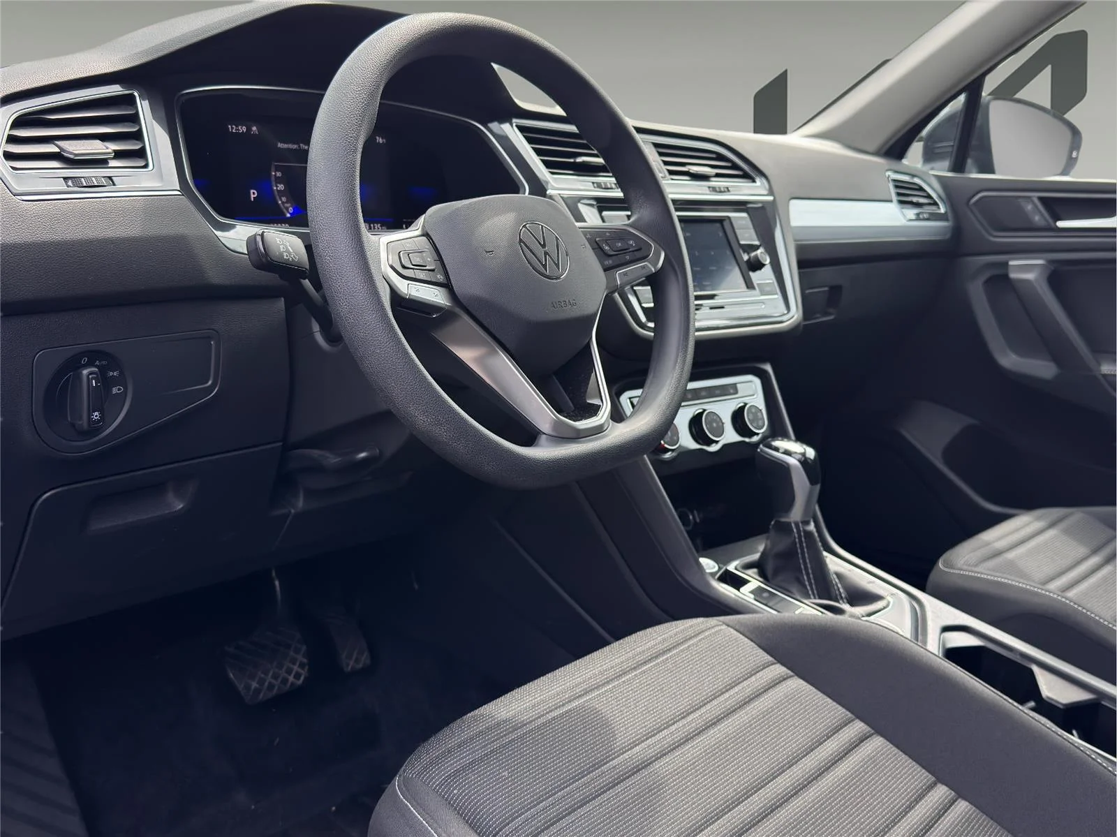 Used 2022 BLACK VOLKSWAGEN  image 9