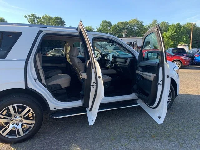 Used 2023 White Ford Limited image 12