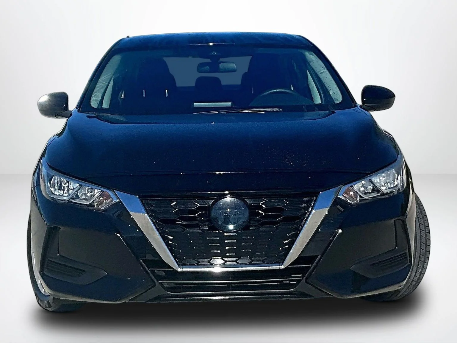 Used 2022 Black Nissan S image 4