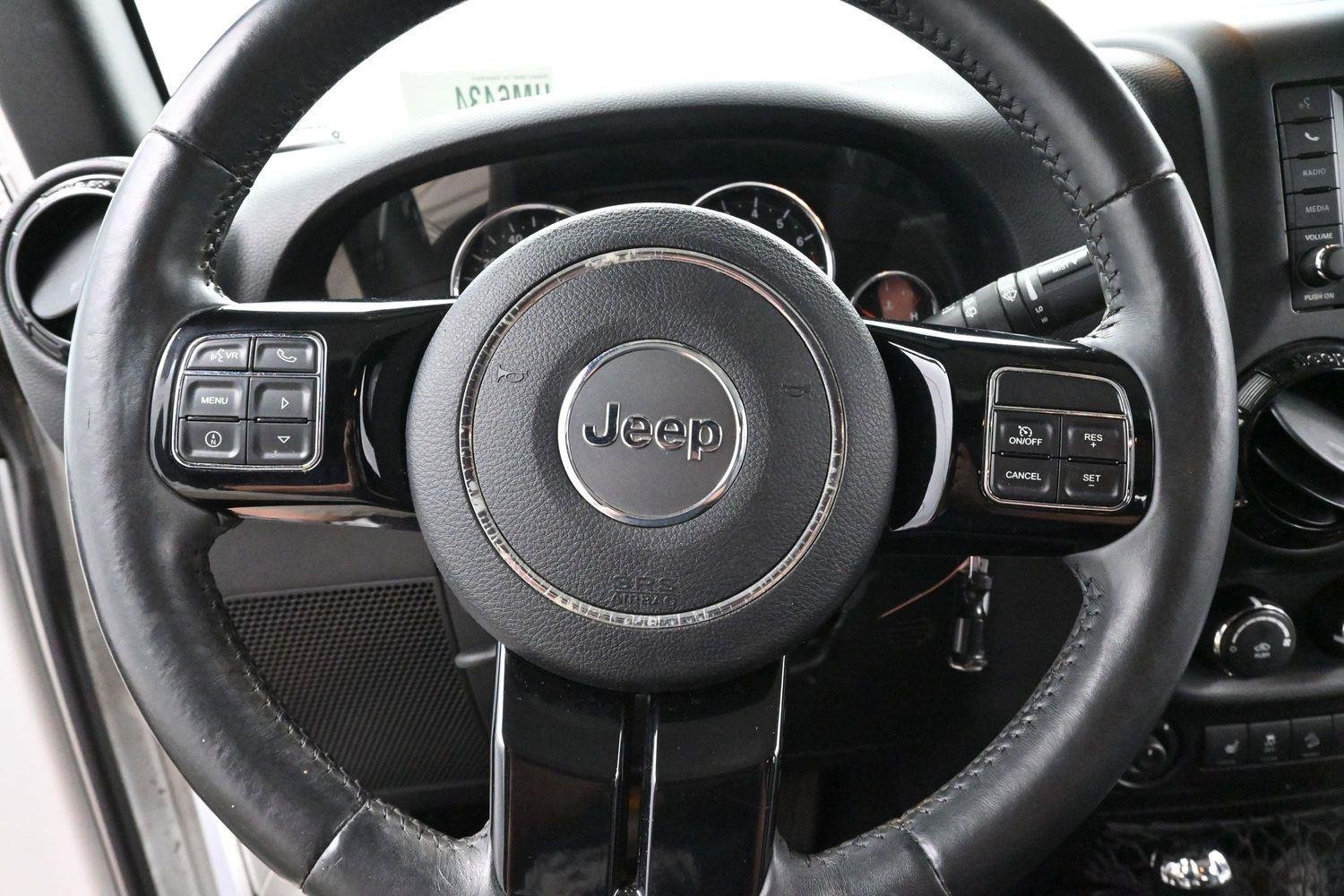 Used 2015 Bright White Clearcoat Jeep Altitude image 15