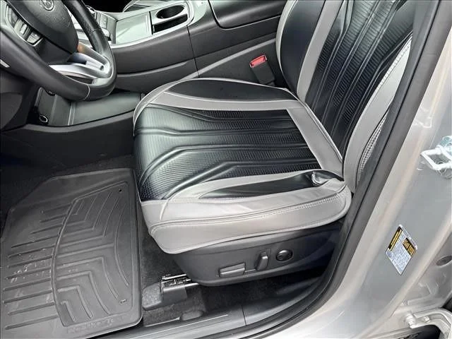 Used 2023 Silver Hyundai SEL image 7