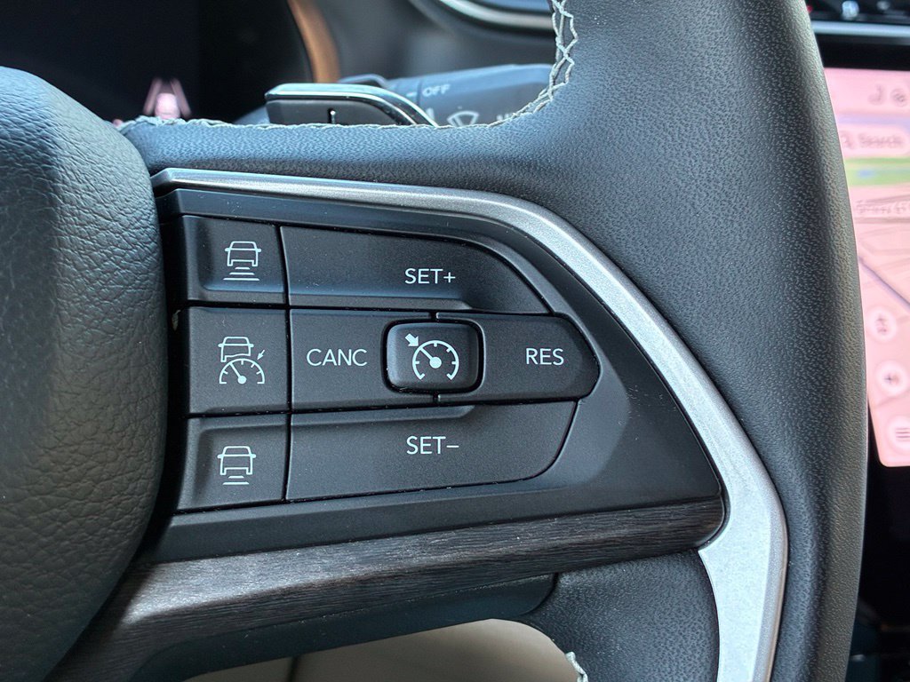 Used 2023 Gray Jeep Limited image 22