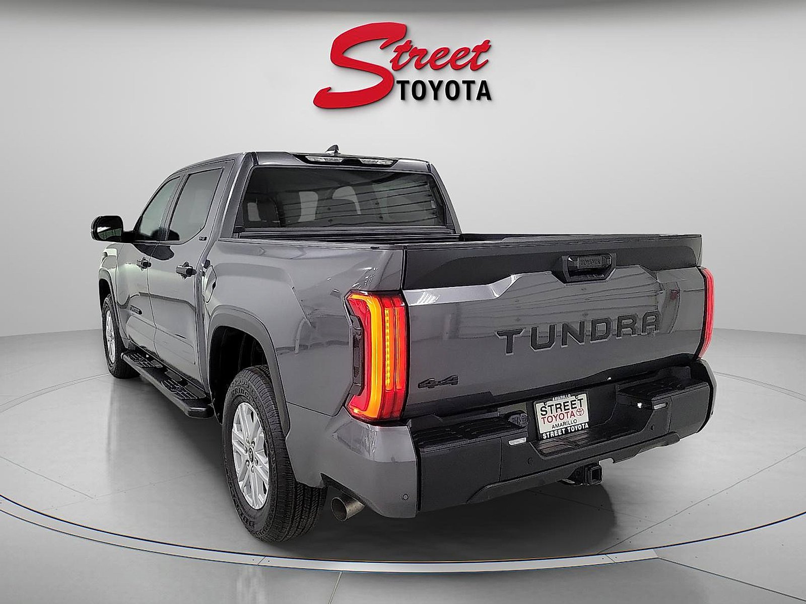 2024 Toyota Tundra SR5 - Photo 2
