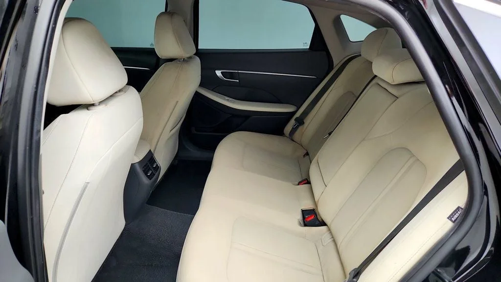 Used 2022 Phantom Black Hyundai SEL 2.5L w/ Convenience Pkg, Panoramic Sunroof & Digital Cluster image 21