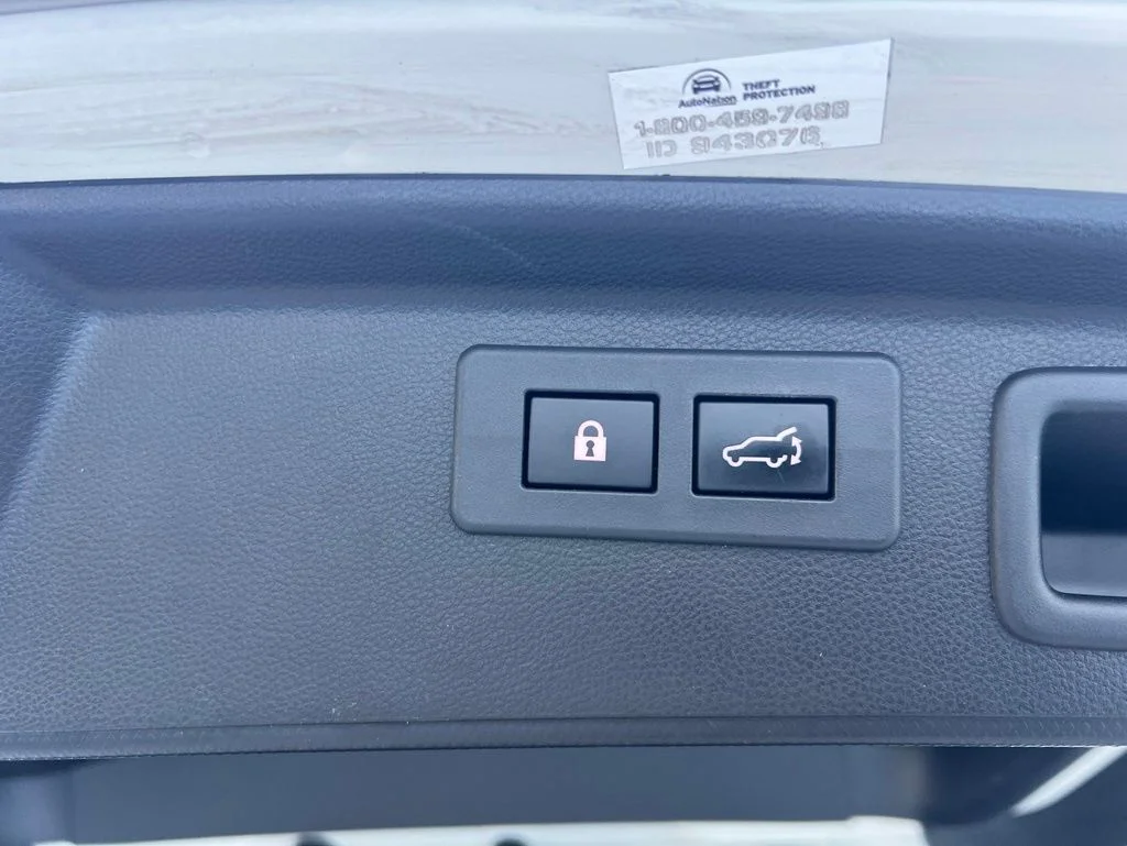Used 2019 White Subaru Sport image 27