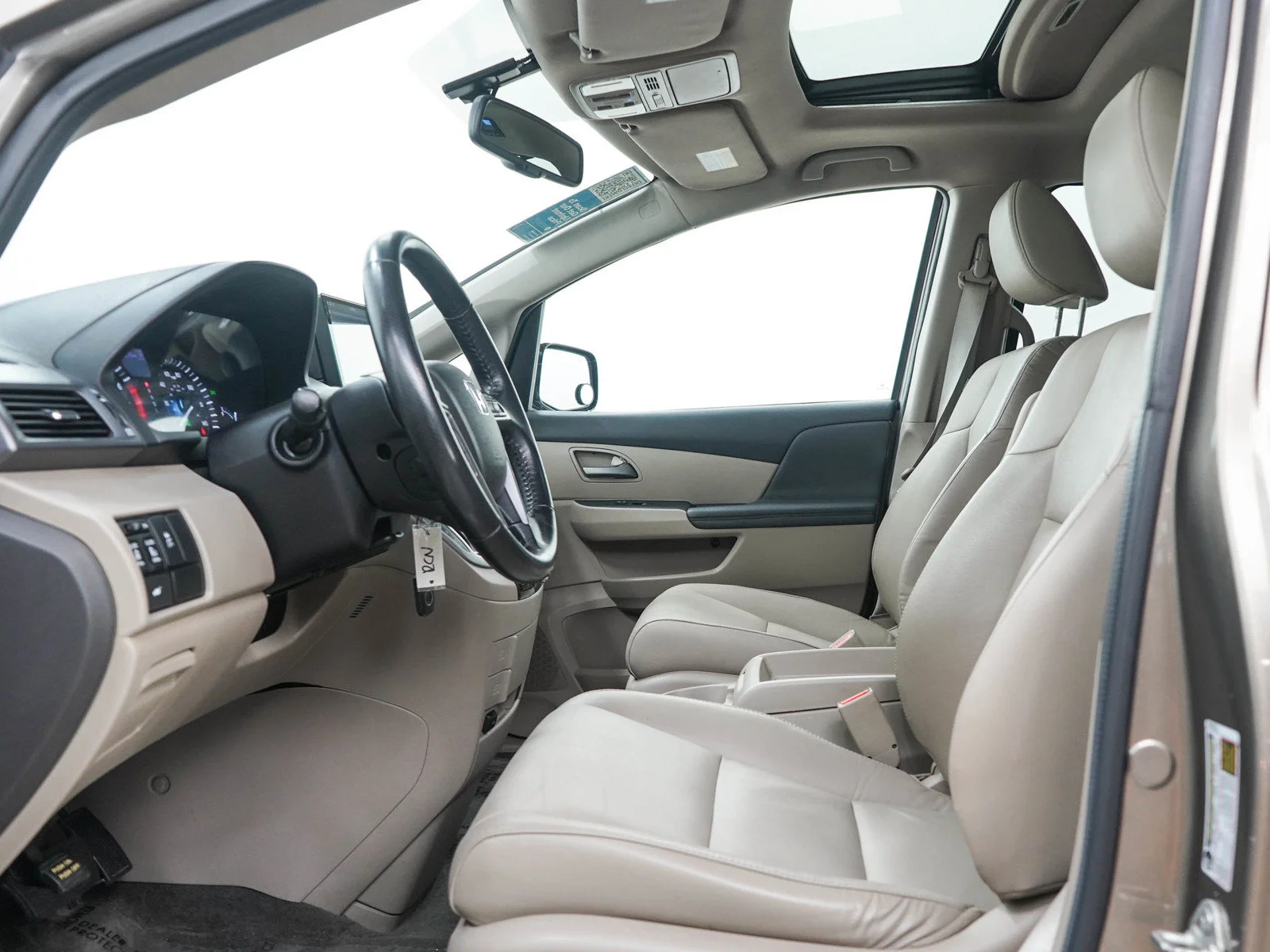 Used 2013  Honda FWD image 23