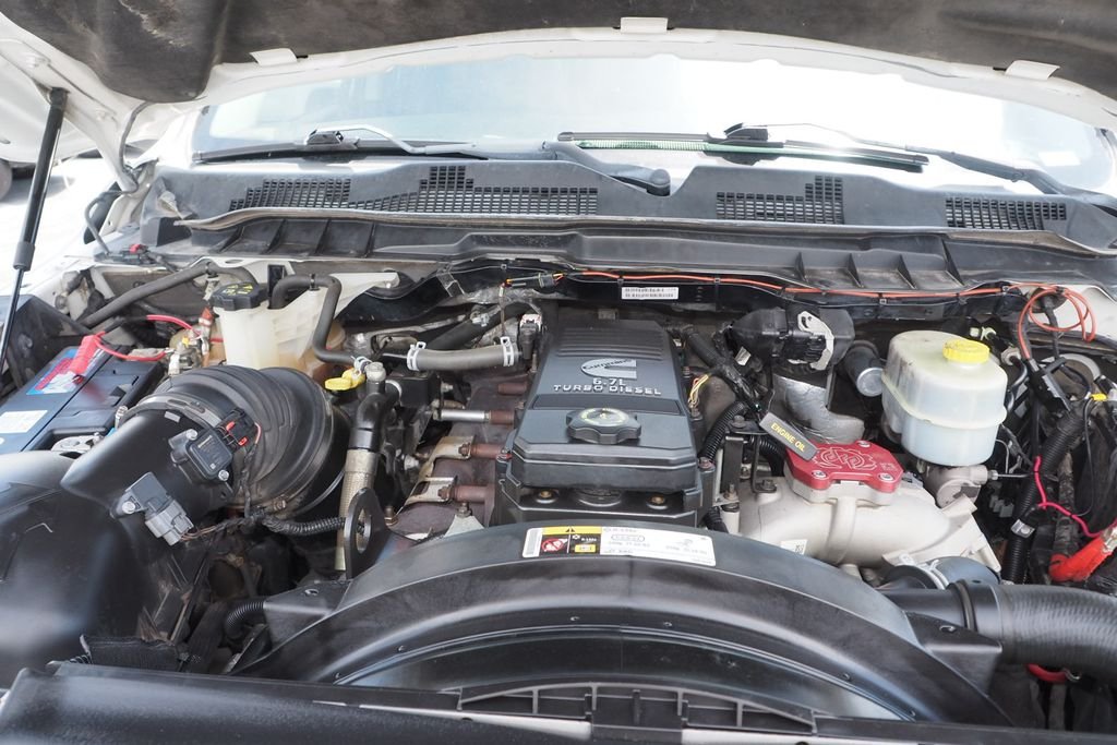 Used 2013 White Ram Laramie image 31