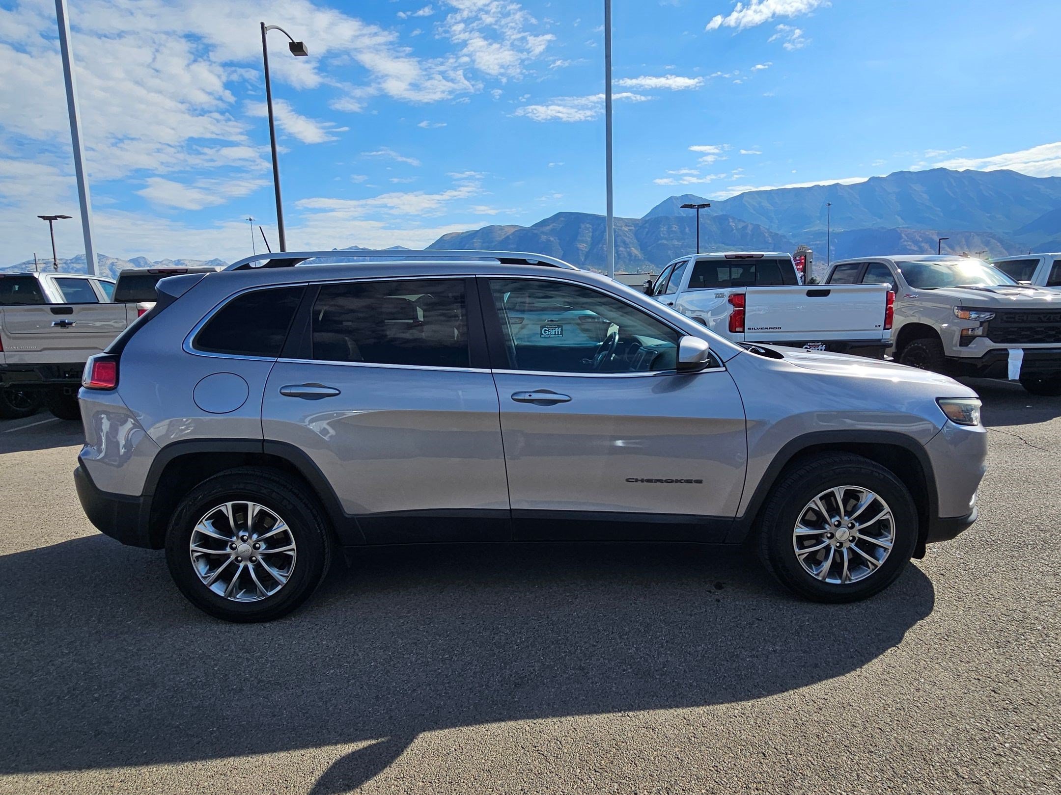 Used 2019 Jeep Cherokee Latitude Plus with VIN 1C4PJMLB5KD198909 for sale in American Fork, UT