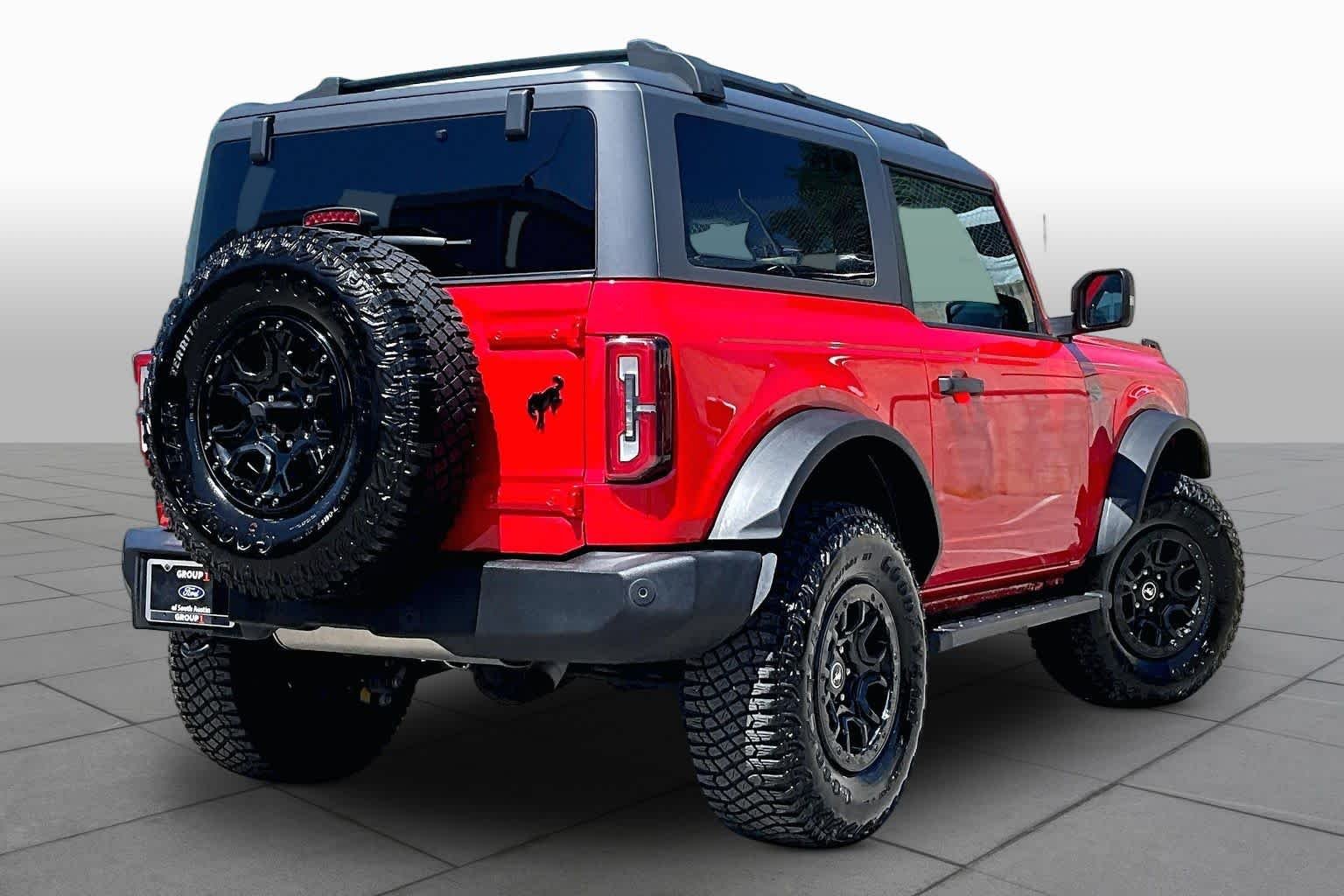 Used 2022 Race Red Ford Wildtrak image 13