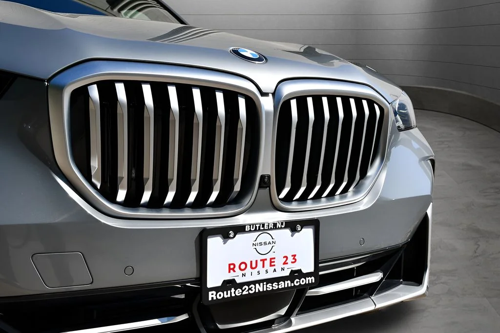 Used 2025 Gray BMW xDrive40i image 64