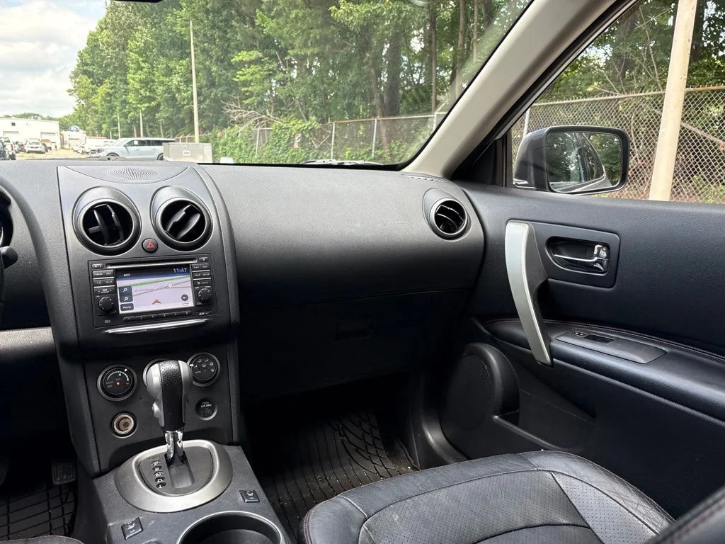 Used 2012 Silver Nissan SL image 11