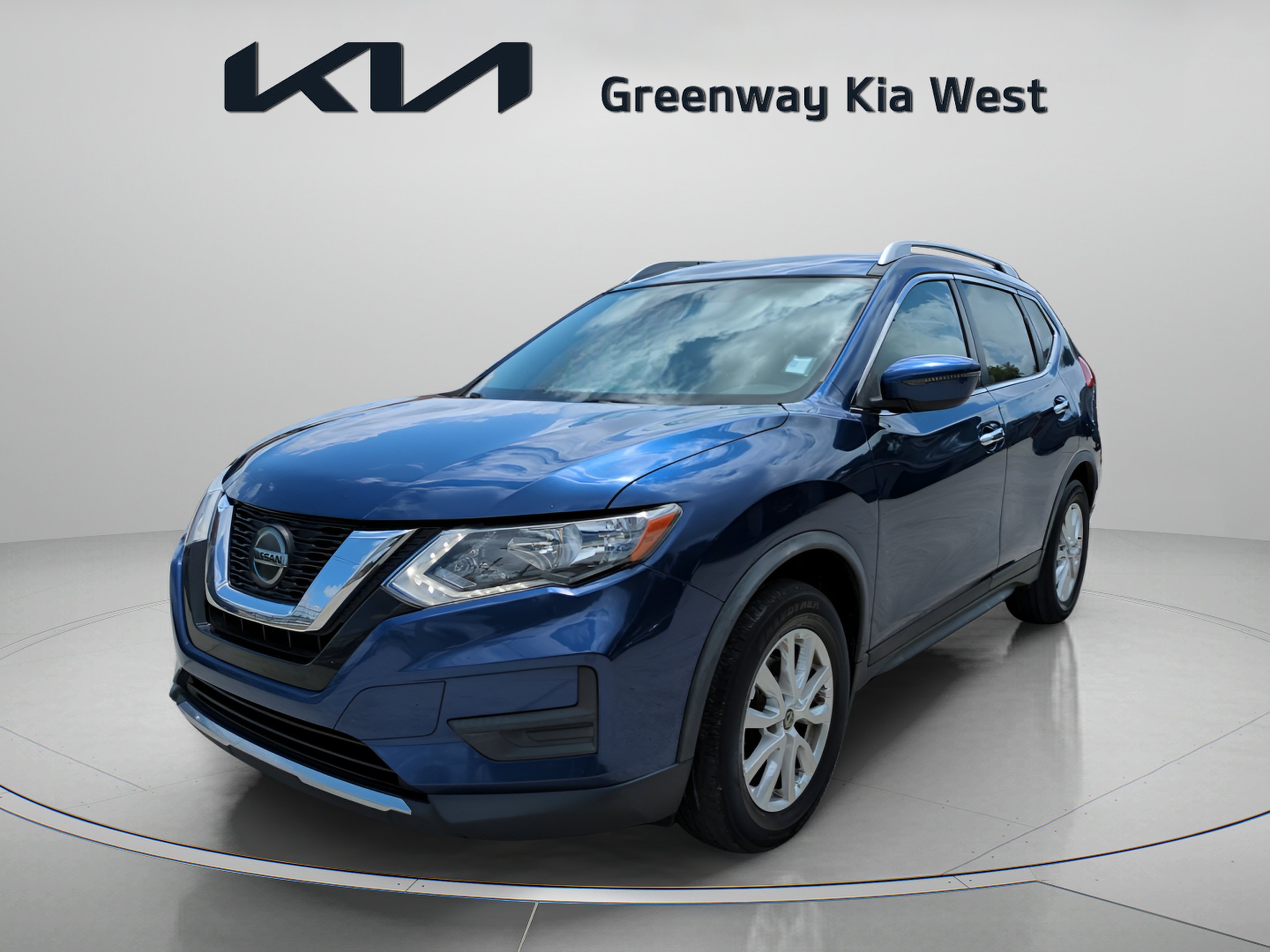 Used 2020 Caspian Blue Metallic Nissan SV image 4
