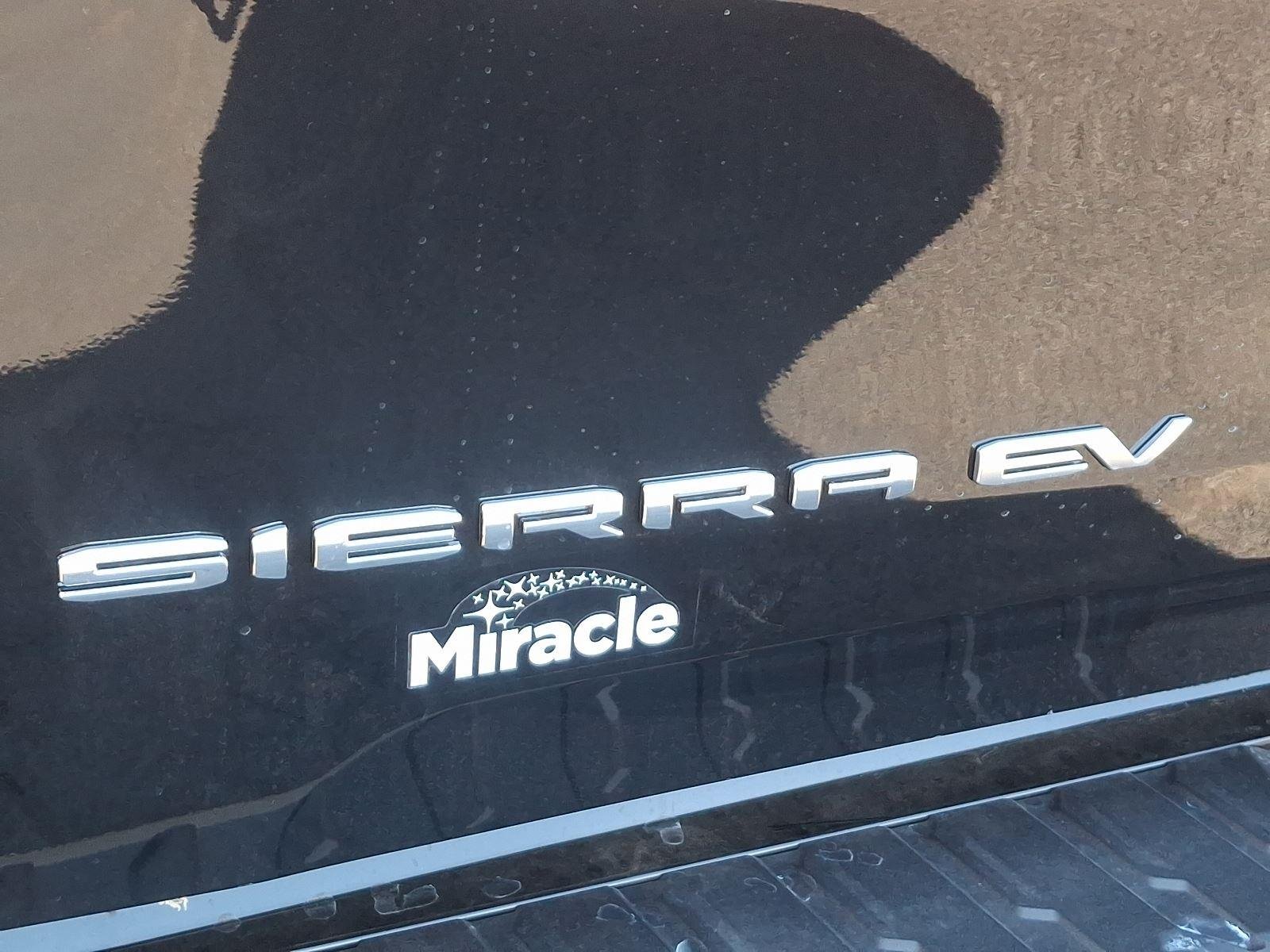2025 GMC Sierra EV Denali - Photo 12